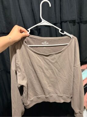 Hollister Women's Taupe Long-Sleeve Cropped Pullover